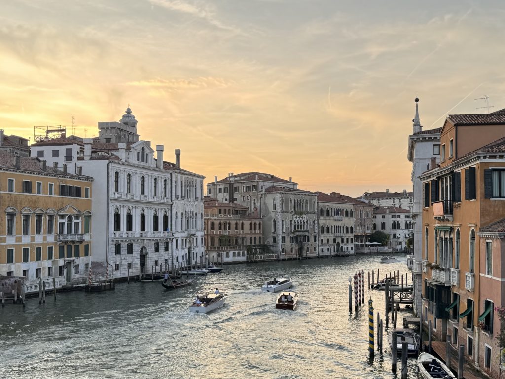 Wenn die Gondeln keine Trauer tragen, nur Schwermut
Venedig 2024